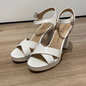 Brand new Chinese Laundry white crocodile platform heels, size 9